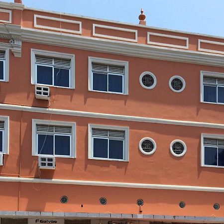 מנאוס Hotel Granada מראה חיצוני תמונה