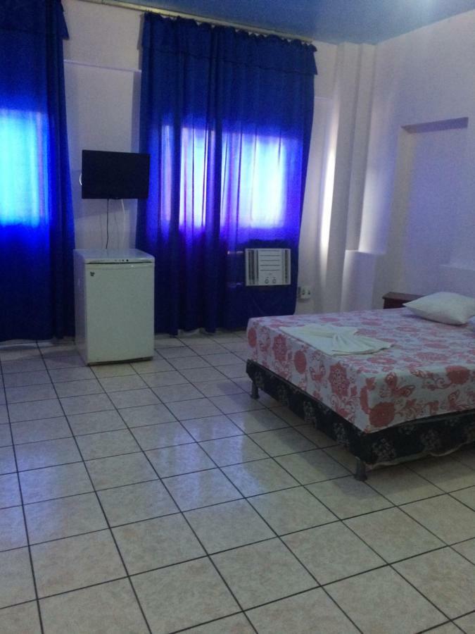 מנאוס Hotel Granada מראה חיצוני תמונה