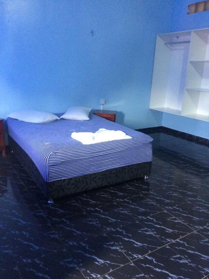 מנאוס Hotel Granada מראה חיצוני תמונה
