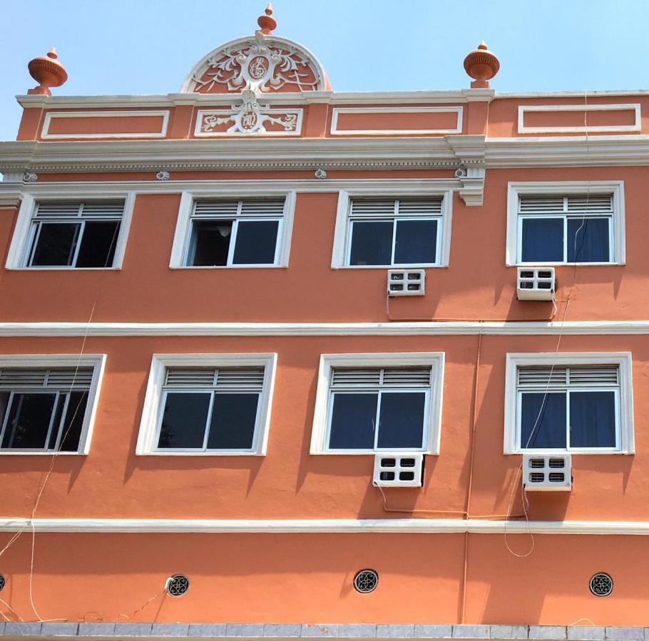 מנאוס Hotel Granada מראה חיצוני תמונה