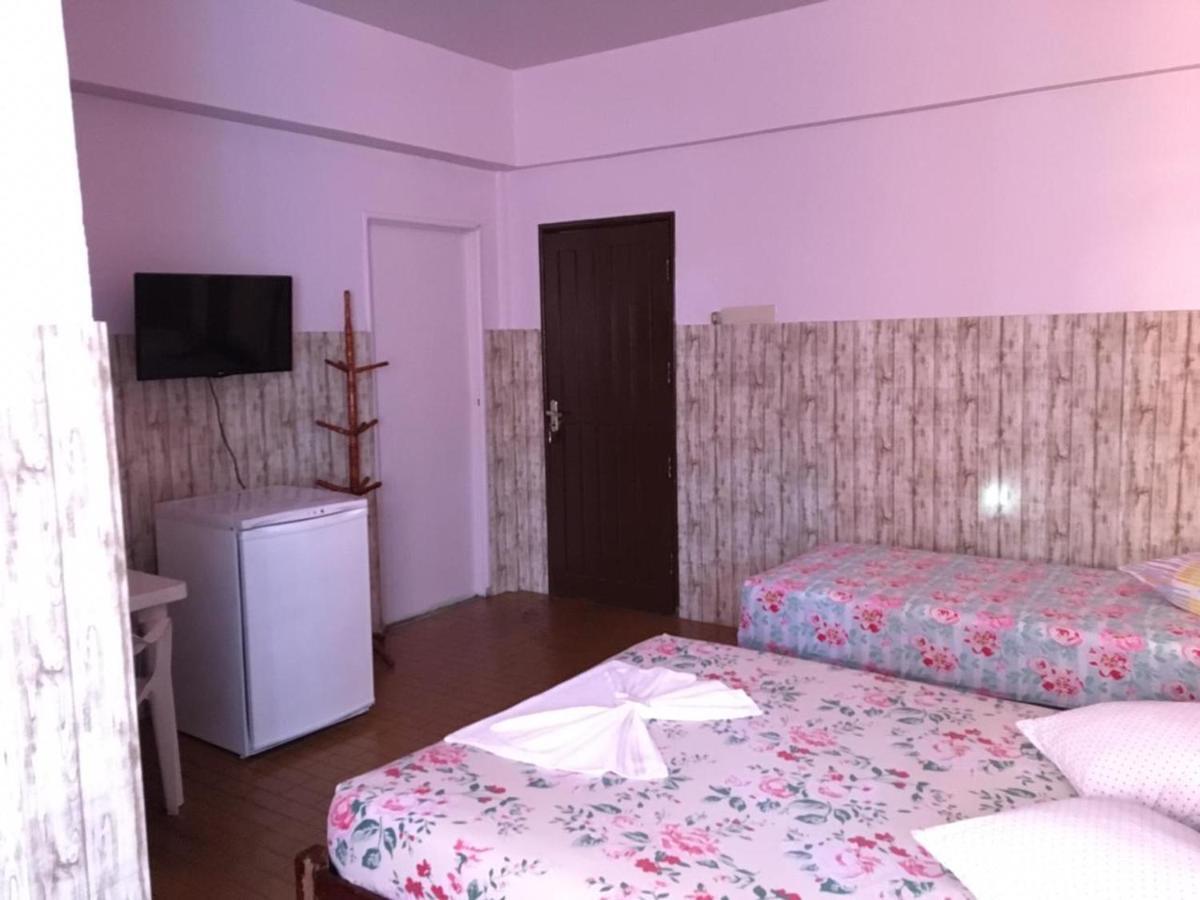 מנאוס Hotel Granada מראה חיצוני תמונה